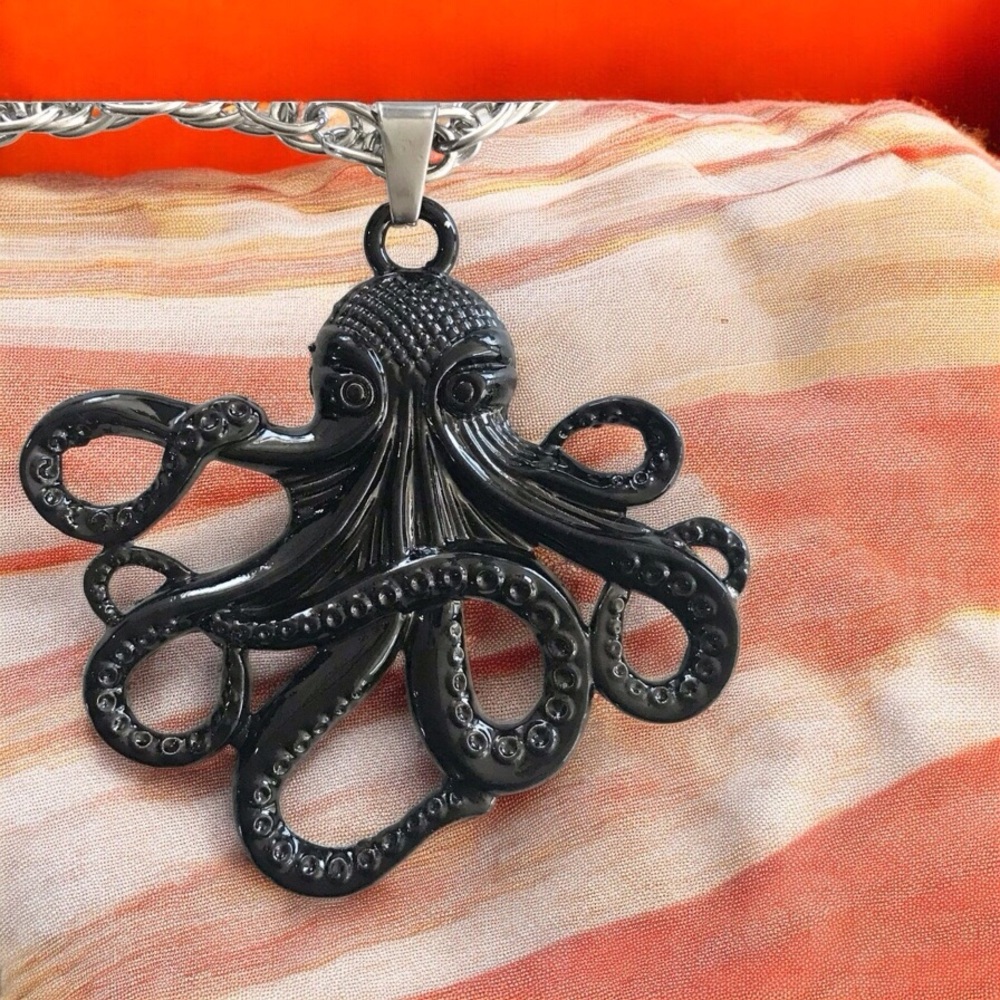 🆕 The Kraken 3D Pendant Necklace Stainless Steel